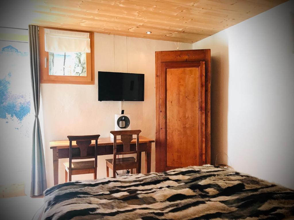Le 30 room 6